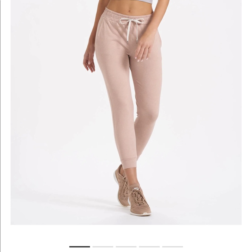 Vuori Performance jogger size extra small light pink heather.